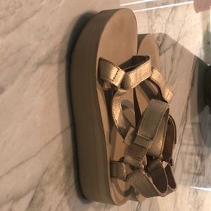 Platform sandals lightly worn